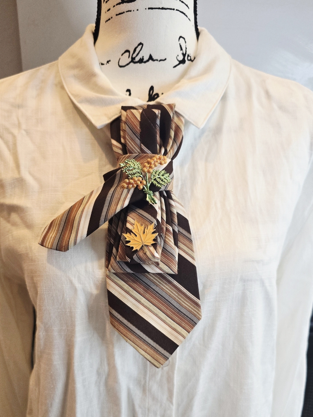 Women's Necktie Necklace With Fall Brooch and Leaf Pin